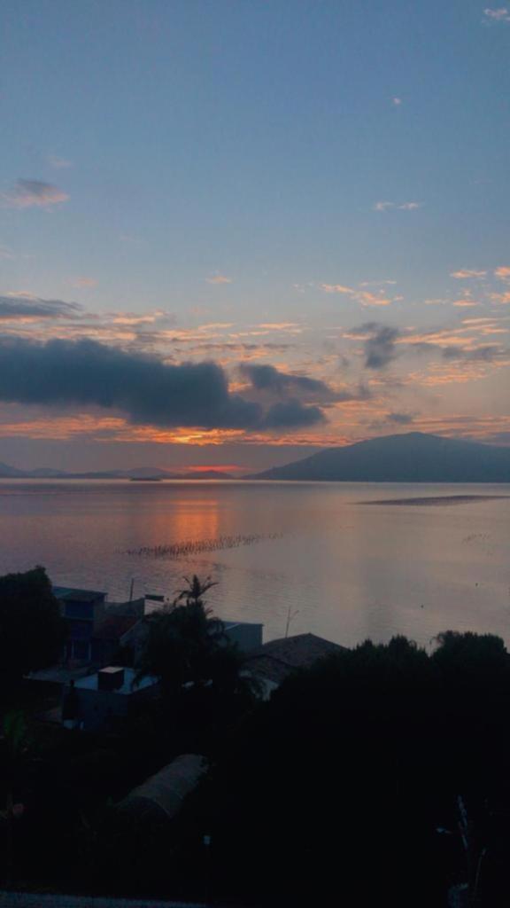 Apartamento Na Palhoca, Com Vista Para O Mar, Proximo A Mercados, Padarias E Farmacias. Buitenkant foto